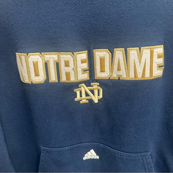 Adidas 3 Stripe Notre Dame Men’s Navy Embroidered Hooded Sweatshirt Size Large - Picture 2 of 8